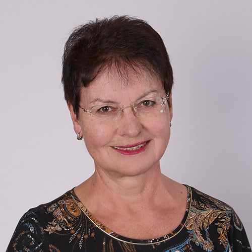  Miriam Blümel